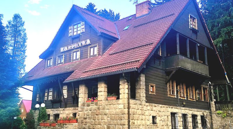 Widok rezydencji Karpatka w Karpaczu